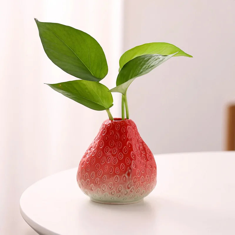 Creative Strawberry Ceramic Hydroponic Vase Desktop Green Dill Vase Cute Home Decoration Ornament